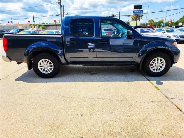 $18995 : 2017 Frontier Crew Cab For Sa image 5