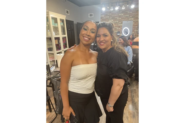 Makeup Artist image 5