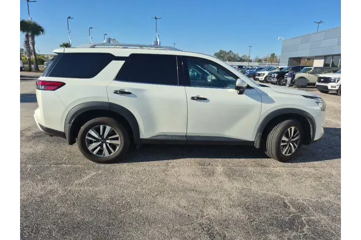 $26856 : Nissan Pathfinder 2023 AWD S image 2