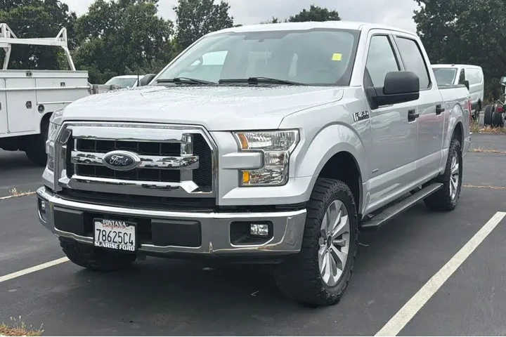 $17988 : Ford F-150 2017 4x2 XLT 4dr image 1