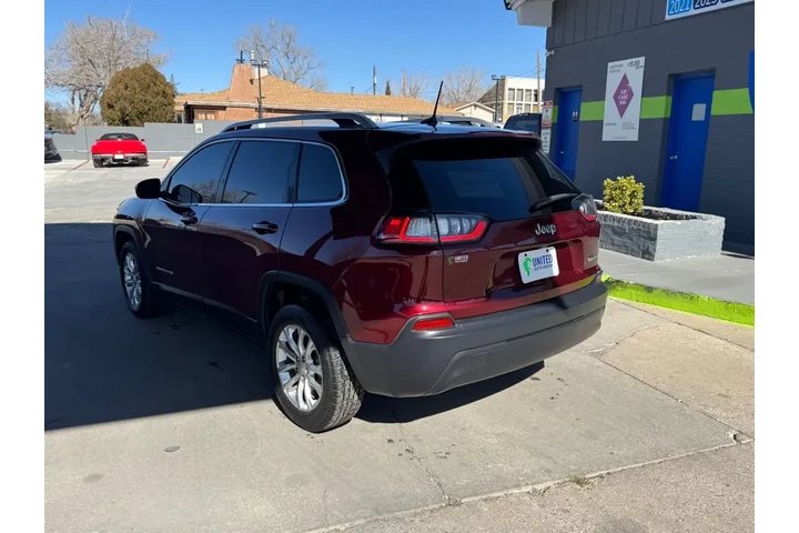 2019 Cherokee Latitude FWD image 7