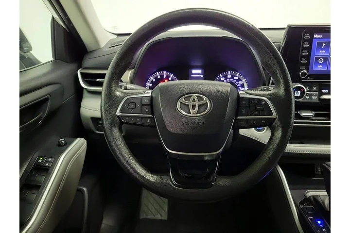 $26998 : Toyota Highlander 2021 L 4dr image 10