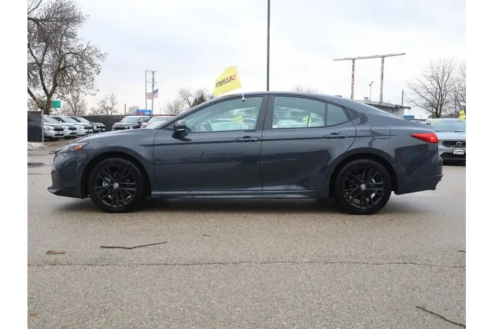 $29677 : Toyota Camry 2025 AWD SE 4dr image 6