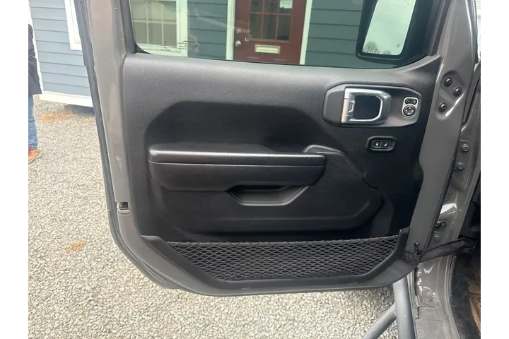 $32999 : Jeep Wrangler Unlimited 2021 image 10