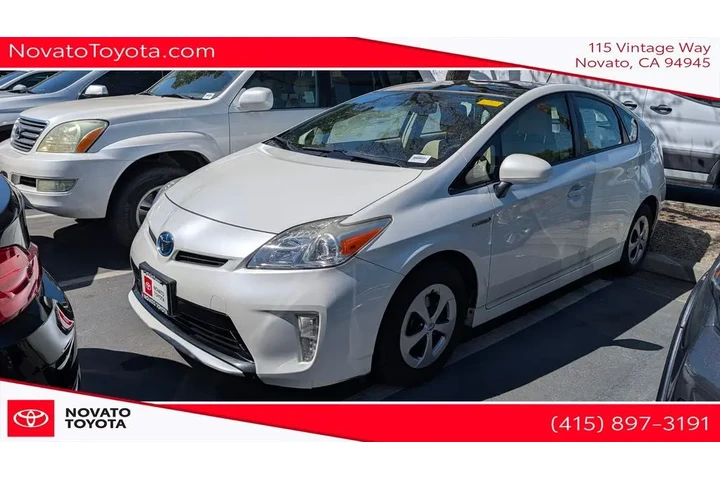 $15999 : 2015 Prius Three image 8
