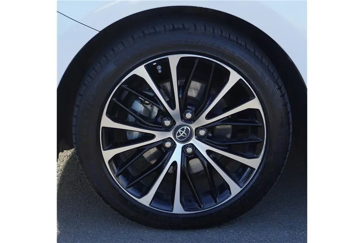 $18284 : 2018 Camry SE Sedan 4D image 7