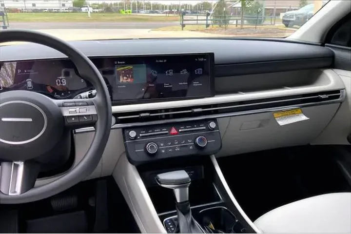 $28777 : Hyundai TUCSON 2026 SE 4dr S image 7