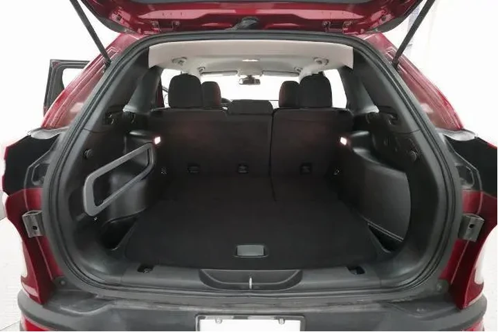 $13898 : Jeep Cherokee 2017 4x4 Sport image 10