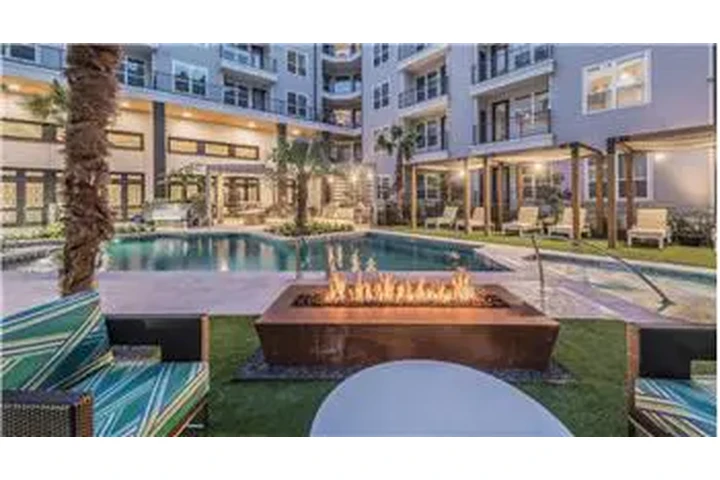 $1893 : Rental property with 0 bedro image 1