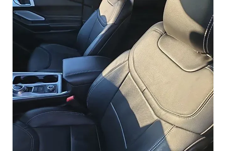 $29440 : Ford Explorer 2020 AWD ST 4d image 4