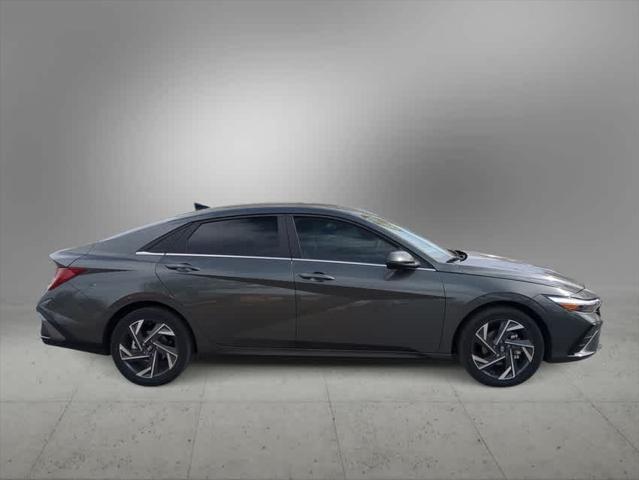 $29660 : New 2024 Hyundai ELANTRA HYBR image 7