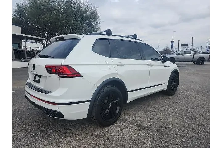 $24997 : Volkswagen Tiguan 2023 SE R- image 3