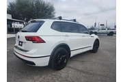 $24997 : Volkswagen Tiguan 2023 SE R- thumbnail