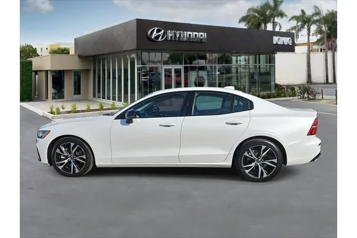 $26576 : Volvo S60 2024 B5 Core Dark image 6
