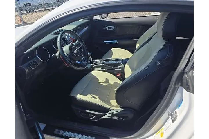 $38000 : Ford Mustang 2020 GT 2dr Fas image 3