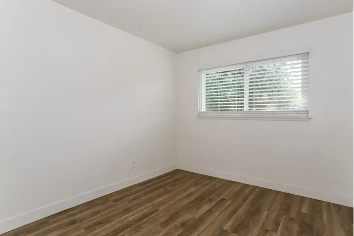 $1800 : Charming 708 Norwich Ct House image 5