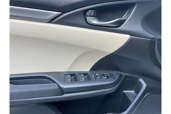 $11900 : 2017 Civic Sport image 9