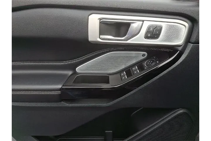 $35990 : Ford Explorer 2021 AWD ST 4d image 10