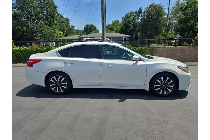 $15995 : Nissan Altima 2017 2.5 SL 4d image 3