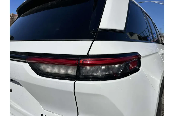 $29985 : Jeep Grand Cherokee 2023 4x4 image 9