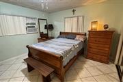 Master Bedroom (private bath) en San Bernardino