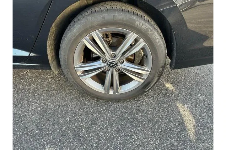 $17910 : Volkswagen Jetta 2024 SE 4dr image 4