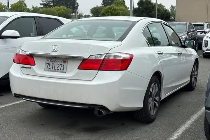 $14990 : Honda Accord 2015 LX 4dr Sed image 5