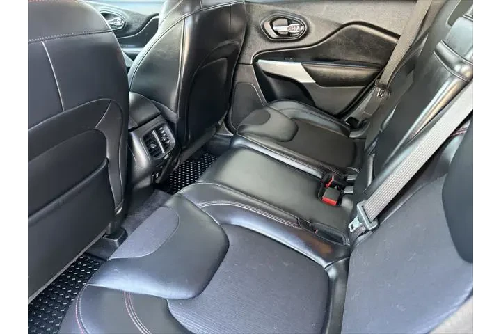 $10399 : Jeep Cherokee 2017 4x4 Trail image 5