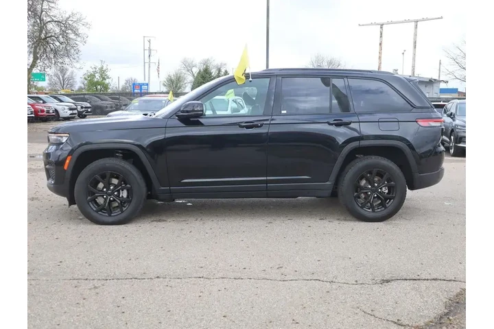 $28977 : Jeep Grand Cherokee 2024 4x4 image 6