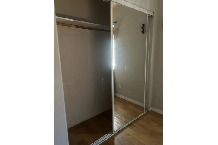 $750 : SE RENTA CUARTO image 2