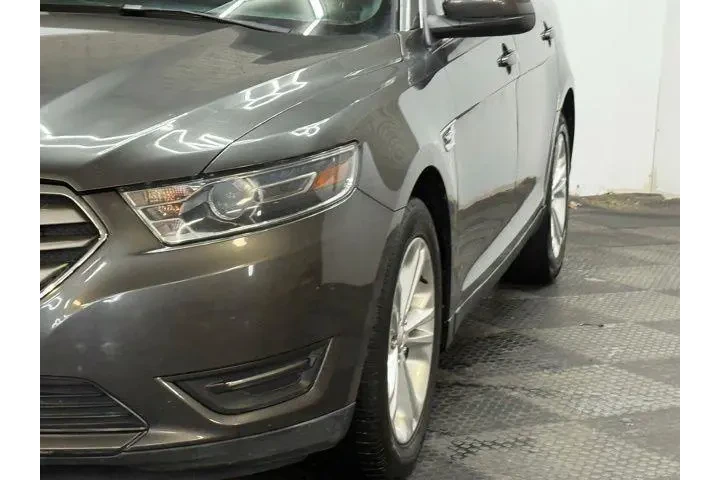 $8349 : Ford Taurus 2015 AWD SEL 4dr image 6