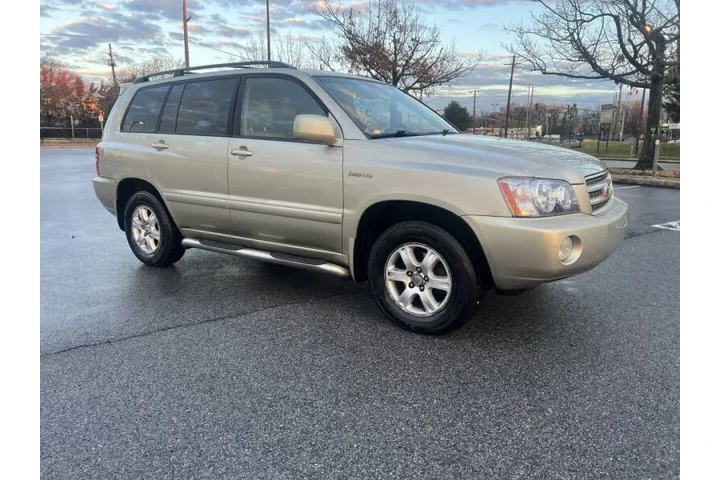$3900 : 2001 Highlander image 4