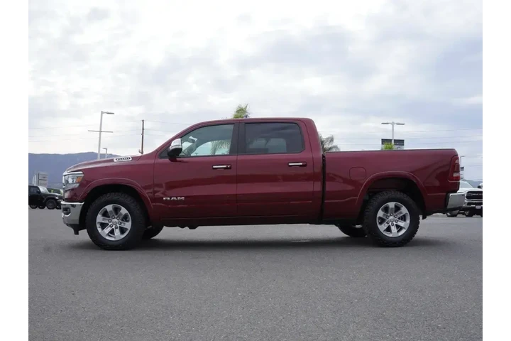 $28770 : Ram 1500 2021 4x2 Laramie 4d image 8