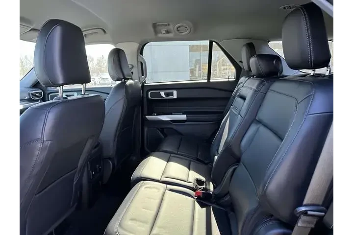 $30494 : Ford Explorer 2023 AWD XLT 4 image 10
