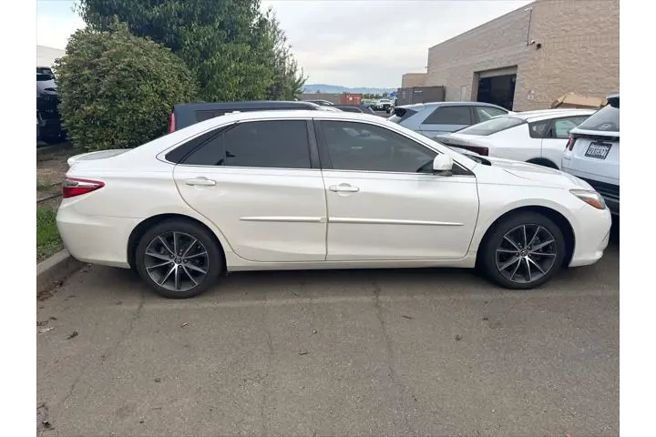 $16890 : Toyota Camry 2017 XSE 4dr Se image 6