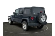 $19030 : Jeep Wrangler Unlimited 2017 thumbnail