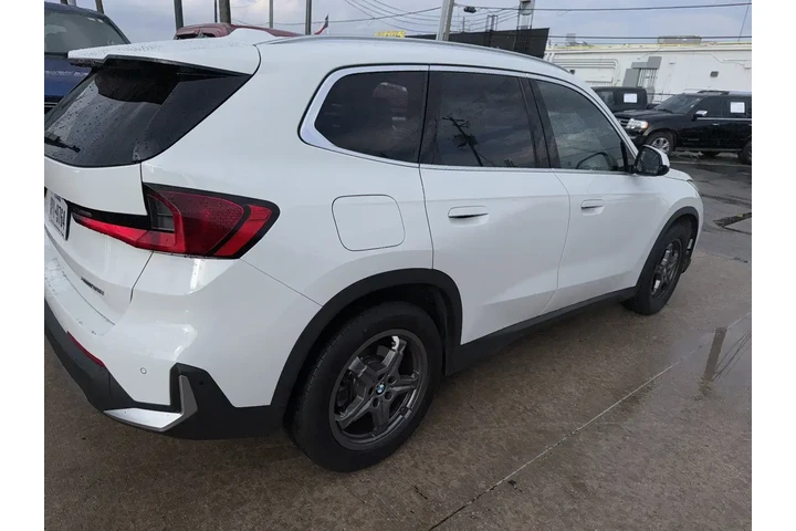 $32631 : BMW X1 2023 AWD xDrive28i 4d image 5