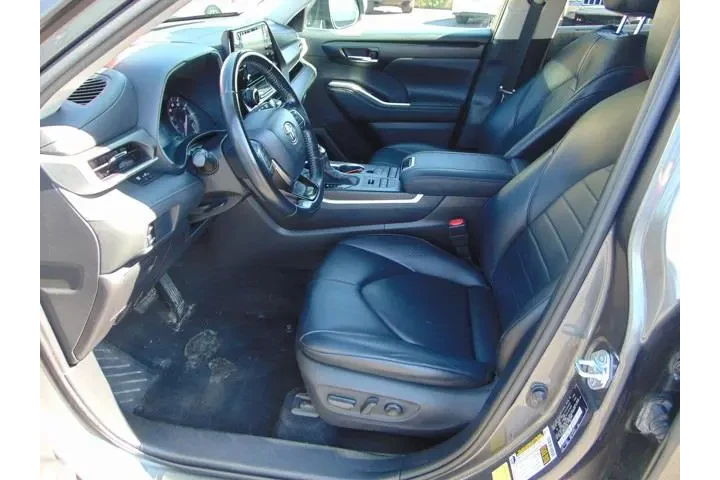 $26211 : Toyota Highlander 2021 AWD X image 10