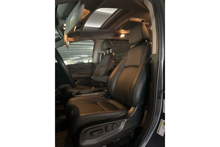 $39998 : Honda Odyssey 2024 Touring 4 image 8