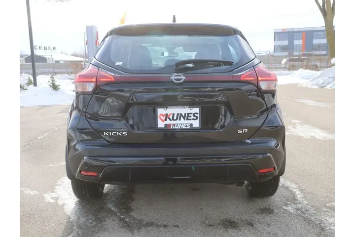 $19277 : Nissan Kicks 2023 SR 4dr Cro image 8