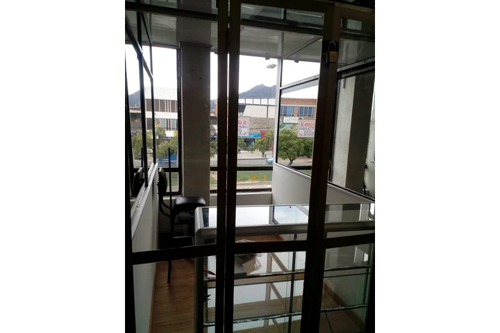 $37000000 : Local comercial image 1