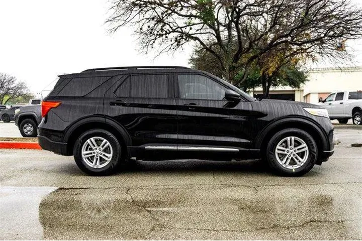 $26598 : Ford Explorer 2023 XLT 4dr S image 4