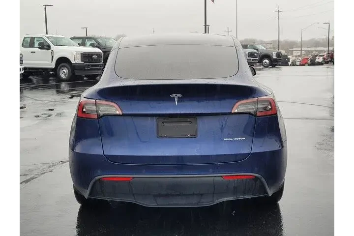 $30397 : Tesla Model Y 2022 AWD Long image 4
