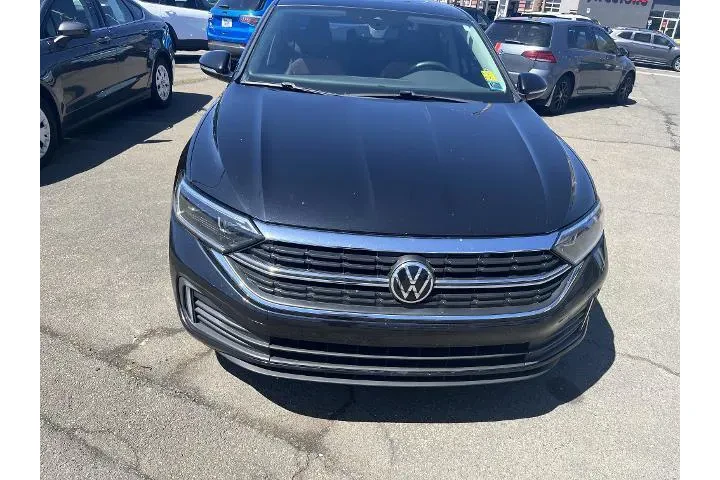 $18988 : Volkswagen Jetta 2022 SEL 4d image 2