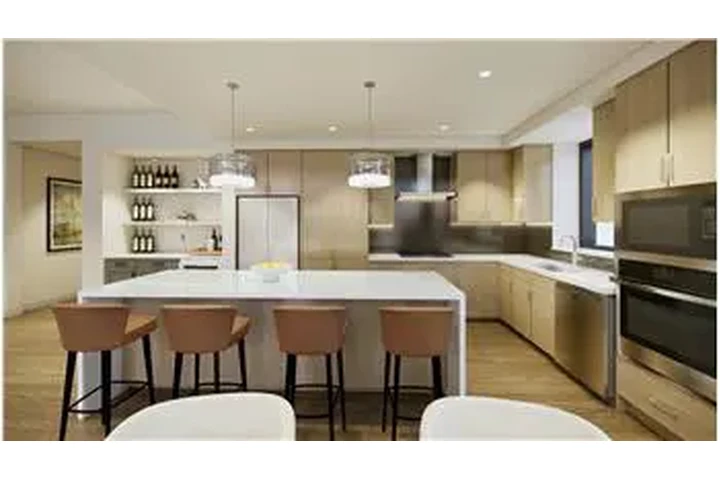 $6168 : Rental property with 3 bedro image 2