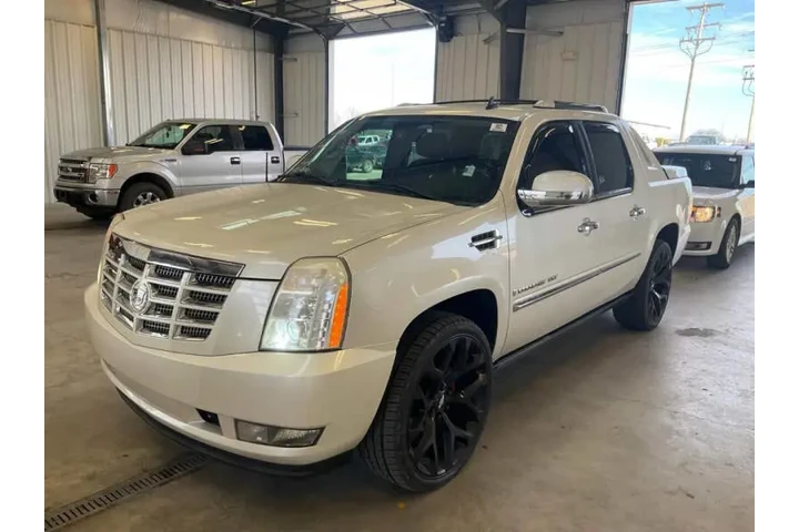 $14000 : 2008 Escalade EXT image 3