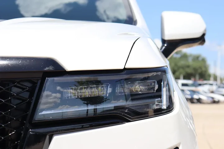 $55550 : 2021 Escalade Sport image 7