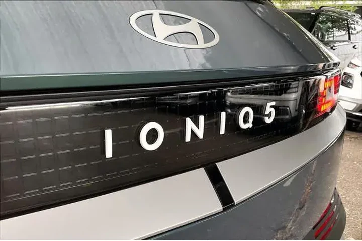 $34107 : Hyundai IONIQ 5 2026 SEL 4dr image 9
