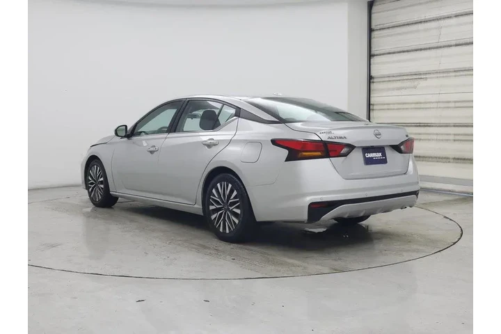 $18998 : Nissan Altima 2023 2.5 SV 4d image 2