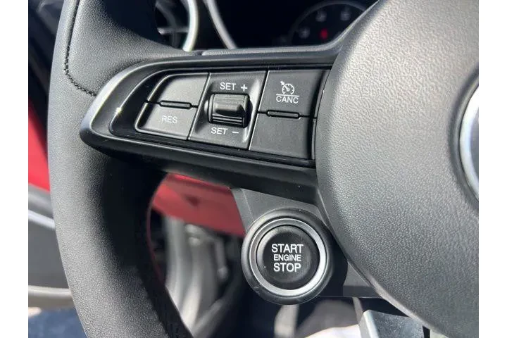 $19995 : Alfa Romeo Giulia 2020 AWD T image 9